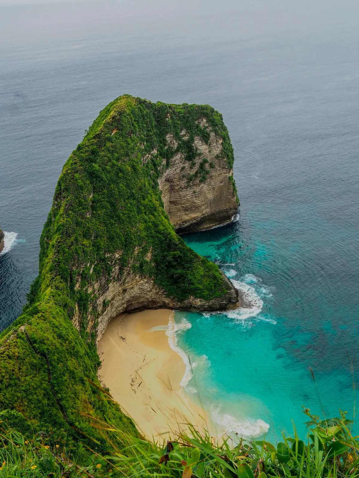 Nusa Penida: scogliere e spiagge turchesi
