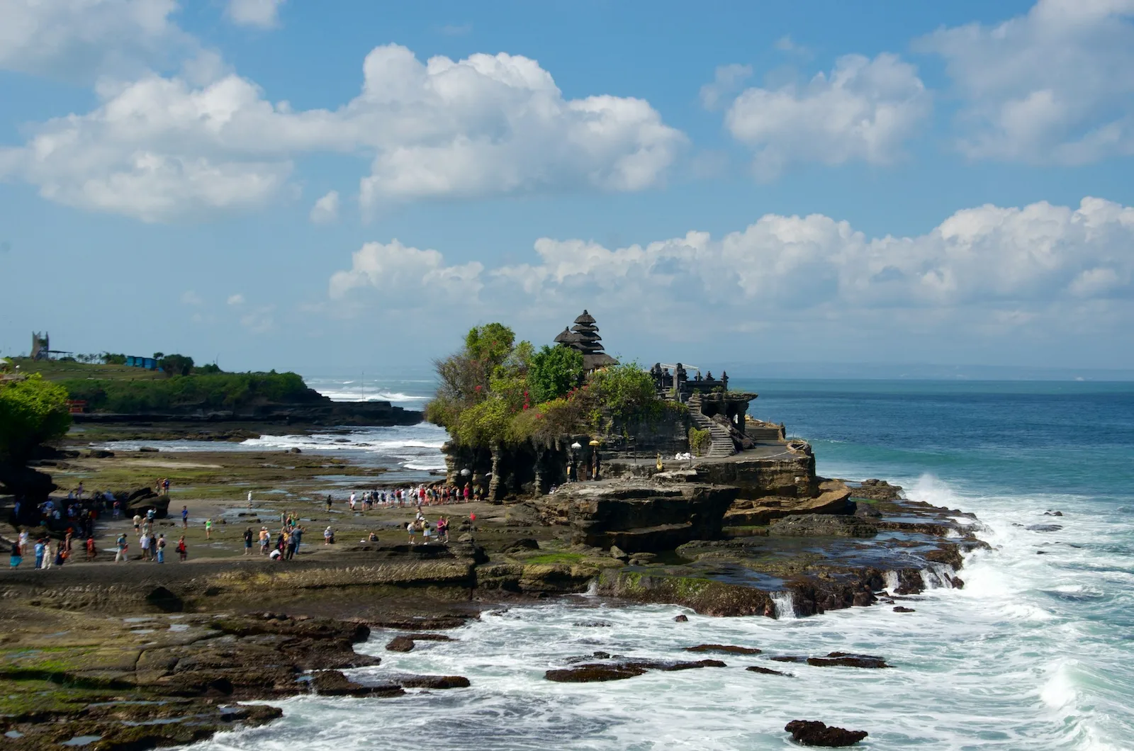 Tempio di Tanah Lot al tramonto