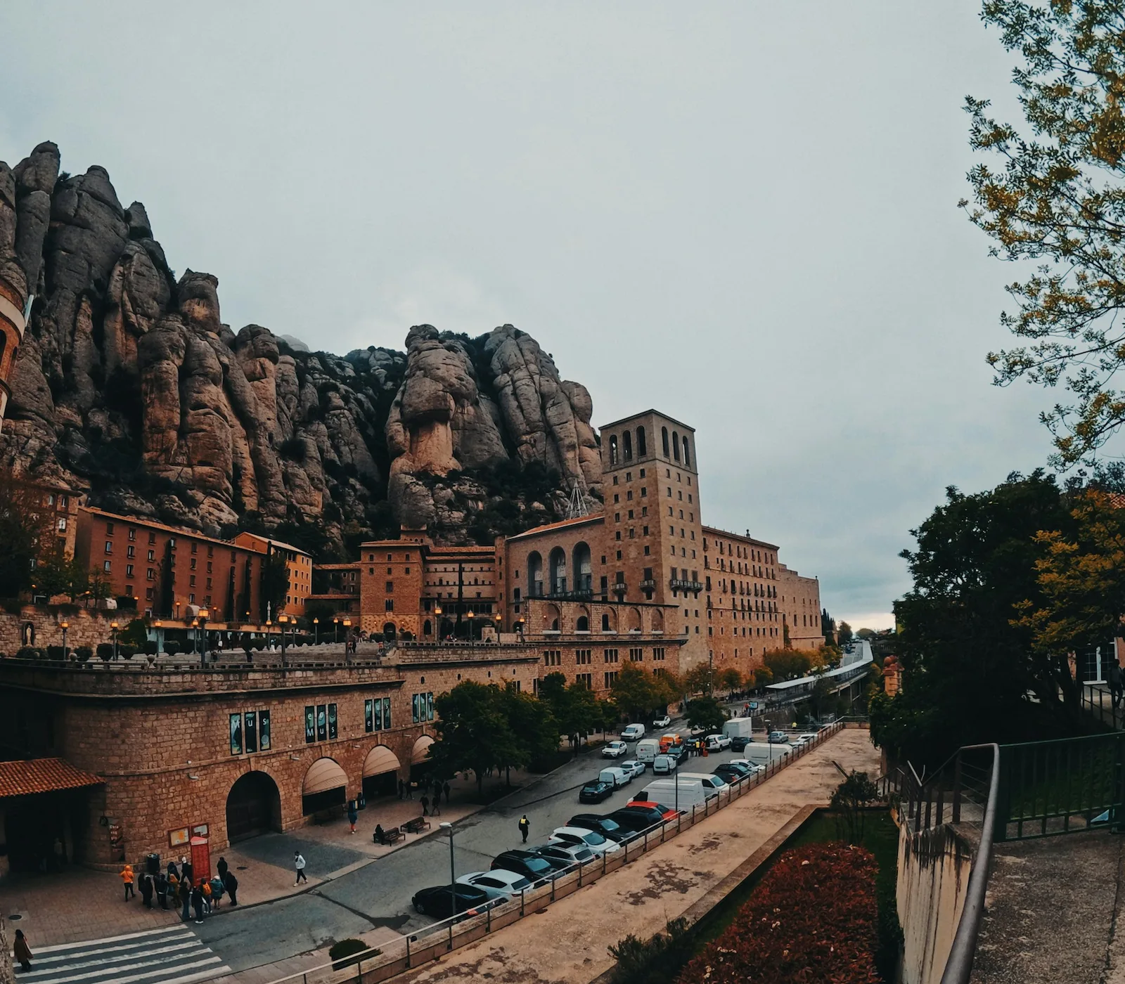 Montserrat: montagne e monastero