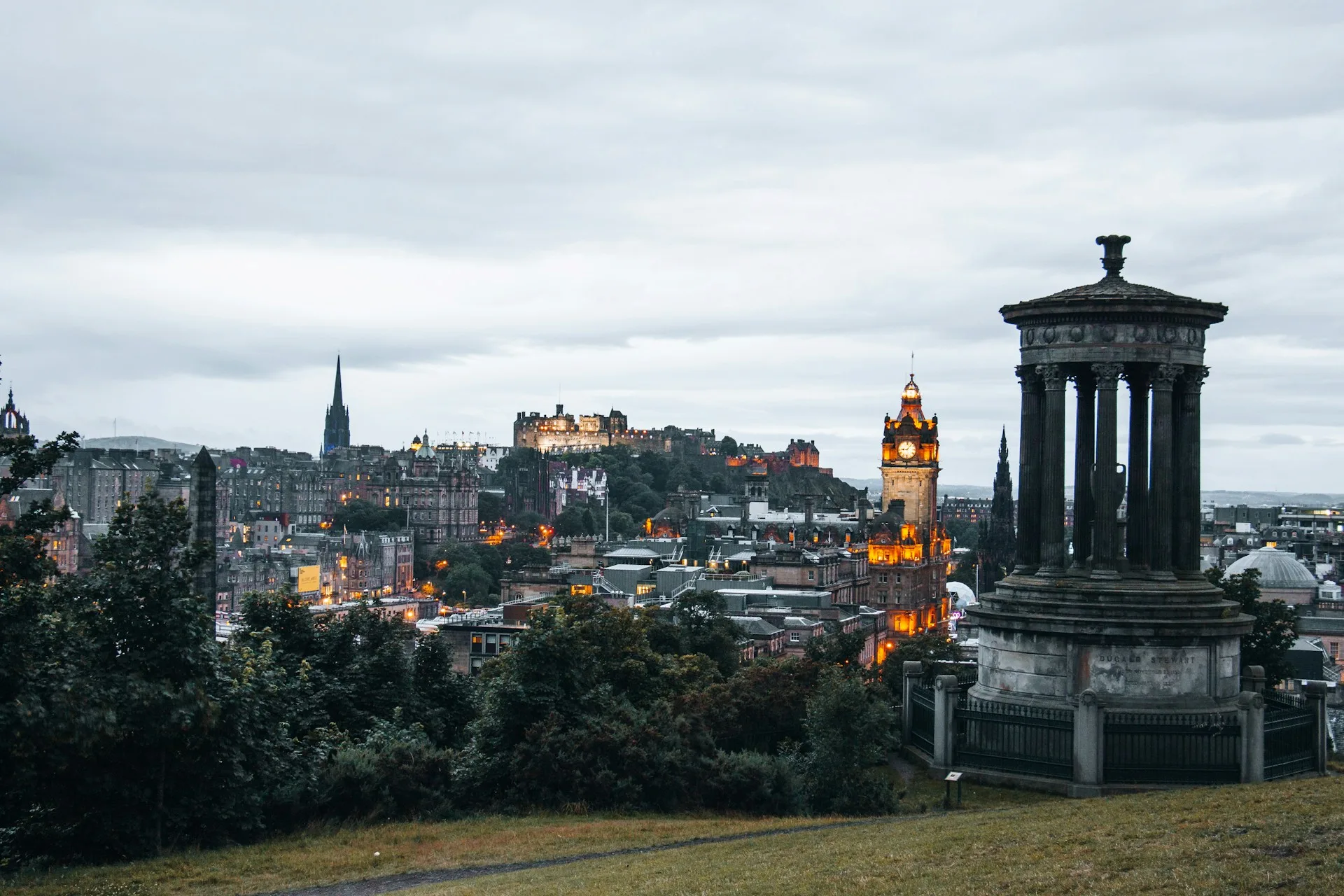 Panorama di Edimburgo con Castello e Royal Mile